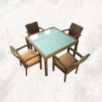 freepik__genera-una-imagen-hiperrealista-de-un-comedor-con-__91663