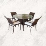 freepik__genera-una-imagen-hiperrealista-de-un-comedor-con-__48065