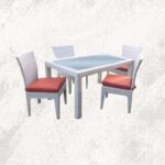 freepik__genera-una-imagen-hiperrealista-de-un-comedor-con-__47984