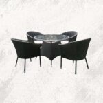 freepik__genera-una-imagen-hiperrealista-de-un-comedor-con-__96024