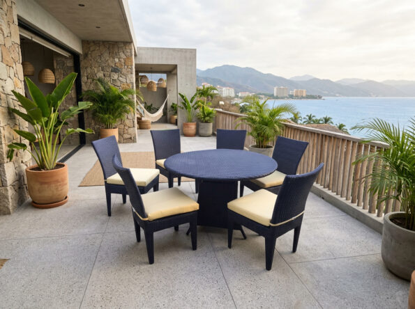 freepik__genera-una-imagen-hiperrealista-de-un-comedor-con-__49154