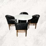 freepik__genera-una-imagen-hiperrealista-de-una-mesa-de-com__63185