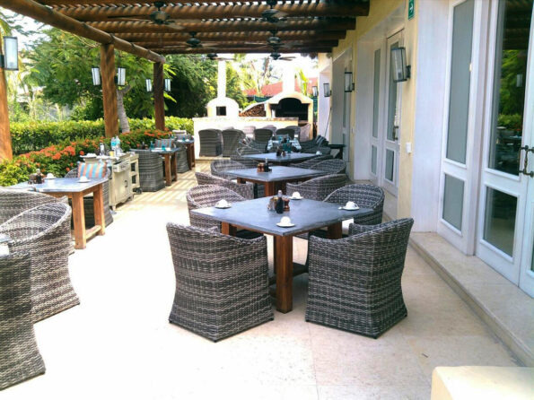 Proyecto de diseño y producción de mobiliario personalizado para hotel.