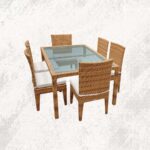 freepik__genera-una-imagen-hiperrealista-de-una-mesa-de-com__84846