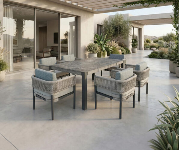 freepik__genera-una-imagen-hiperrealista-de-una-mesa-de-com__84841