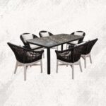 freepik__genera-una-imagen-hiperrealista-de-una-mesa-de-com__10246