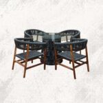 freepik__genera-una-imagen-hiperrealista-de-una-mesa-de-com__10250