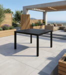 freepik__genera-una-imagen-hiperrealista-de-una-mesa-de-com__48092