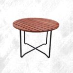 freepik__genera-una-imagen-hiperrealista-de-una-mesa-de-com__48088