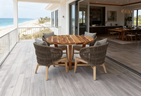 freepik__comedor-en-terraza-interior-de-gran-casa-estilo-na__43770