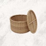 freepik__bal-de-almacenamiento-de-cojines-blancos-en-terraz__33313