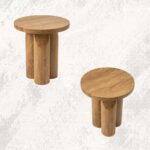 freepik__mesa-auxiliar-de-roble-con-vetas-visibles-junto-a-__79460