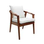 freepik__genera-una-imagen-hiperrealista-de-una-silla-en-un__406611