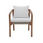 freepik__genera-una-imagen-hiperrealista-de-una-silla-en-un__80332