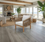 freepik__genera-una-imagen-hiperrealista-de-un-sillon-en-un__64720