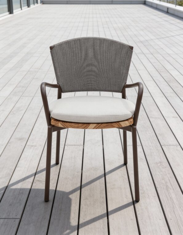 freepik__genera-una-imagen-hiperrealista-de-una-silla-en-pe__33381