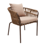 freepik__genera-una-imagen-hiperrealista-de-una-silla-en-pe__31748