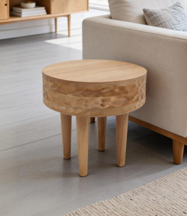 freepik__mesa-auxiliar-redonda-de-madera-clara-junto-a-sof-__70026