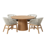 freepik__genera-una-imagen-hiperrealista-de-un-comedor-en-u__51434
