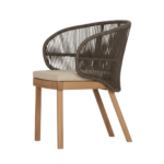 freepik__genera-una-imagen-hiperrealista-de-un-comedor-en-u__19066