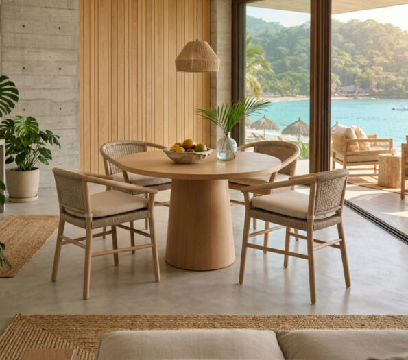 freepik__genera-una-imagen-hiperrealista-de-un-comedor-en-u__62205