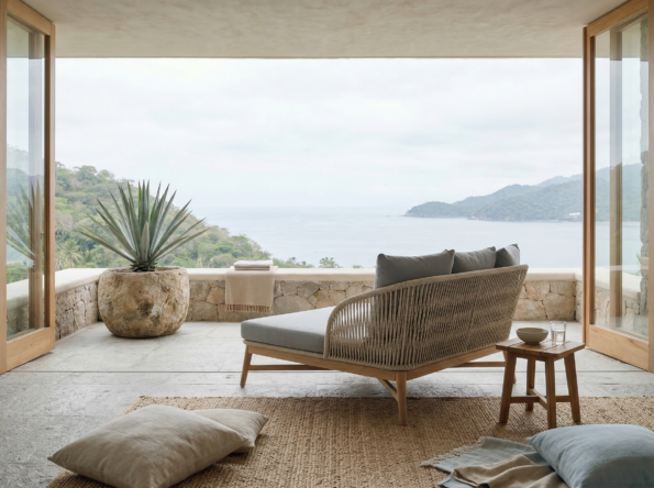 freepik__genera-una-imagen-hiperrealista-de-un-daybed-en-un__17965