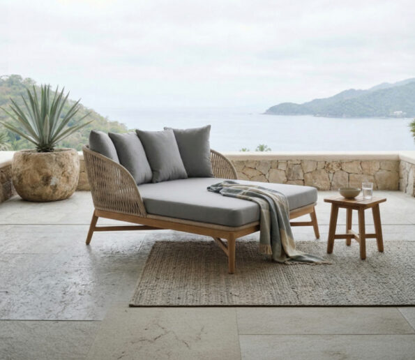 freepik__genera-una-imagen-hiperrealista-de-un-daybed-en-un__17973